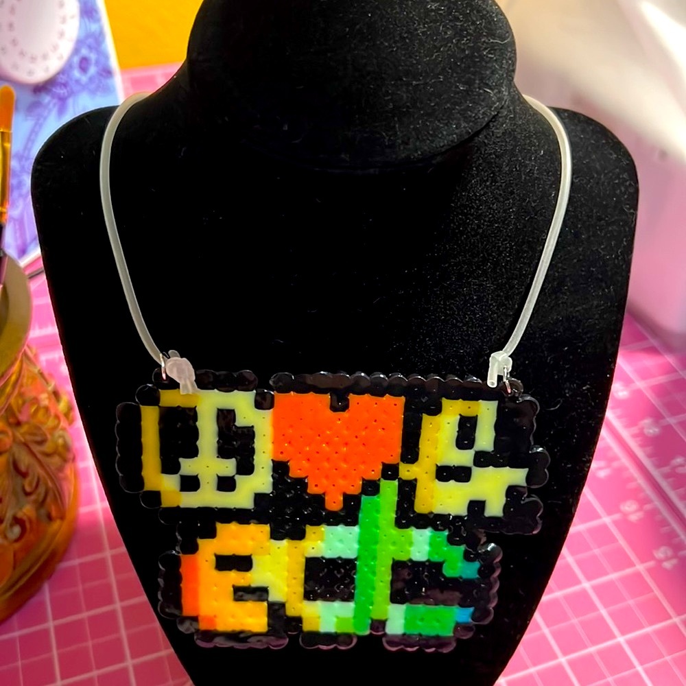 Rave Necklace - Picture 3 of 8